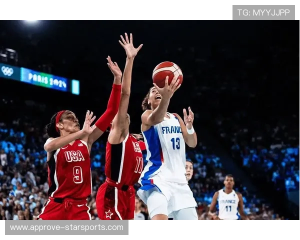 围绕篮球比分变化解析赛场胜负走势与关键时刻表现深度观察全面分析