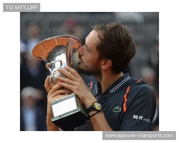 网坛最新动态：顶尖球员激战四大满贯赛场精彩瞬间